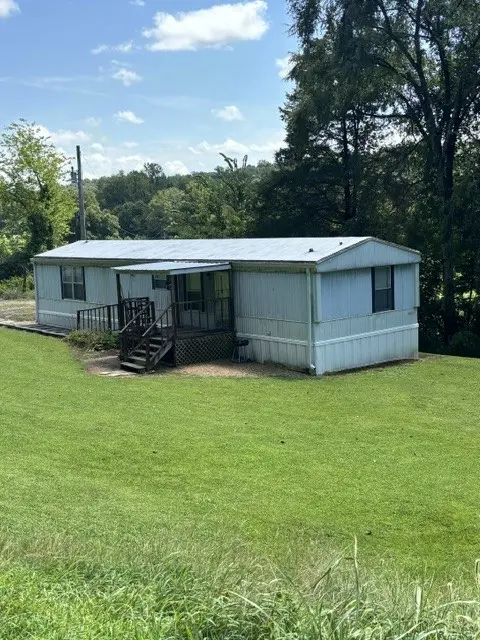 517 W Little Richland Rd, Waverly, TN 37185