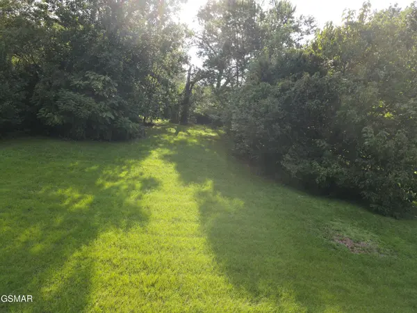 26 Maplewood Circle, Sevierville, TN 37876