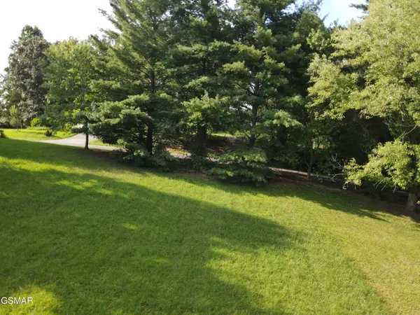 26 Maplewood Circle, Sevierville, TN 37876
