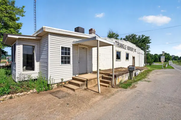 8526 Beersheba Hwy, Mcminnville, TN 37110