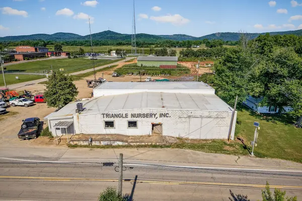 8526 Beersheba Hwy, Mcminnville, TN 37110