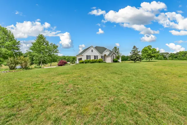 430 Hurricane Creek Dr, Stewart, TN 37175