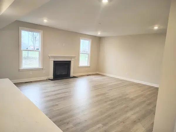 7906 Pine St, Fairview, TN 37062