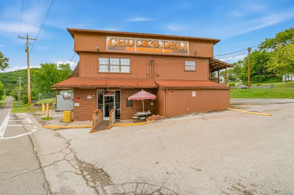 836 Unaka St, Harriman, TN 37748