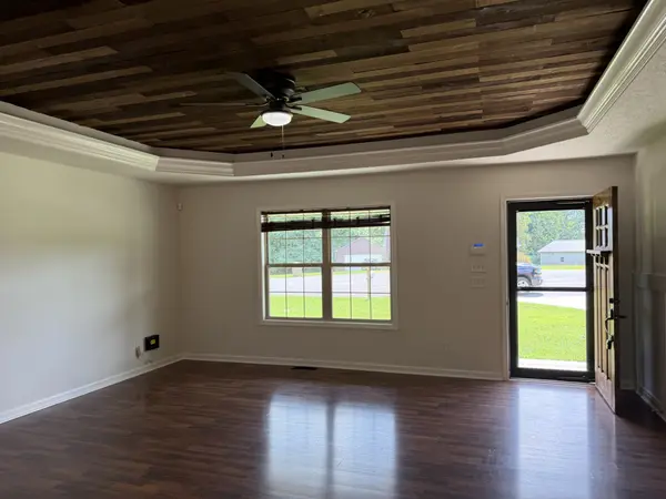 161 Brady Cole Ln, Lafayette, TN 37083