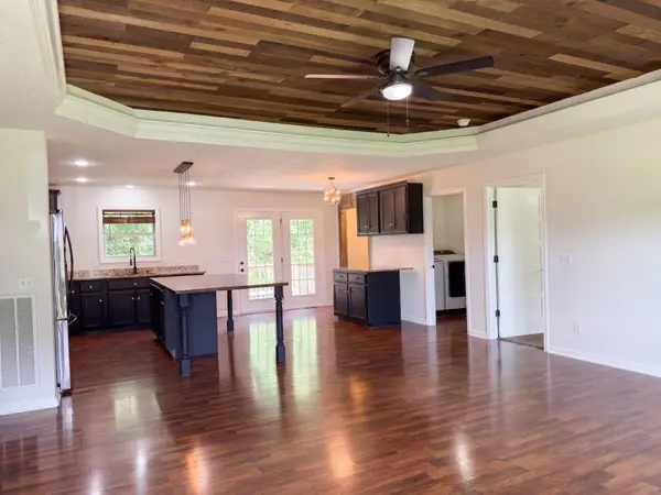 161 Brady Cole Ln, Lafayette, TN 37083