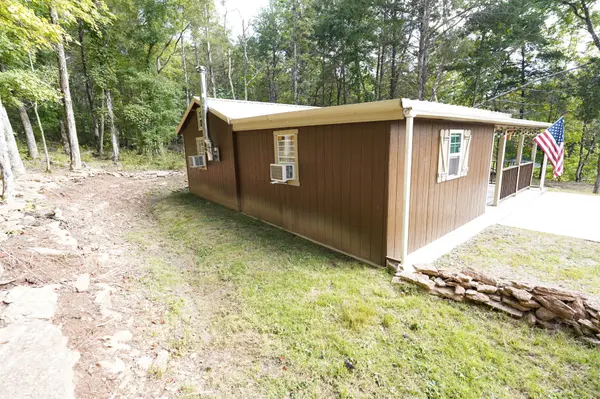 2279 Doll Conway Rd, Clifton, TN 38425