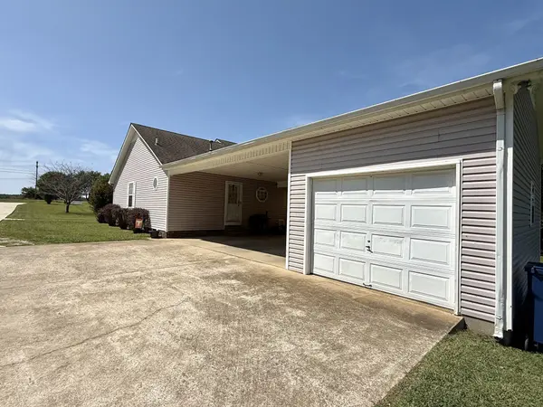 594 Highway 64 #W, Lawrenceburg, TN 38464
