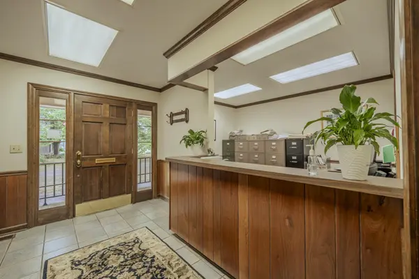 40 W MAIN ST, Savannah, TN 38372