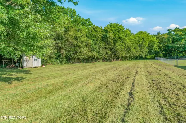 522 Farm Loop Rd, New Market, TN 37820