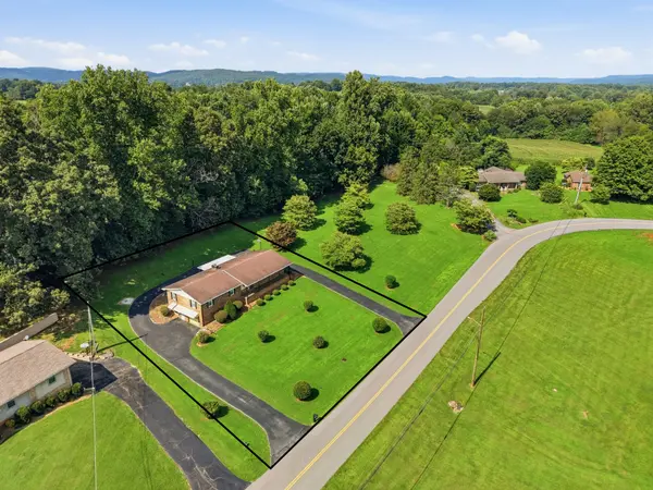 412 Freedom Trl, Sparta, TN 38583