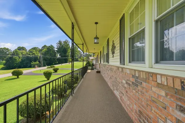 412 Freedom Trl, Sparta, TN 38583