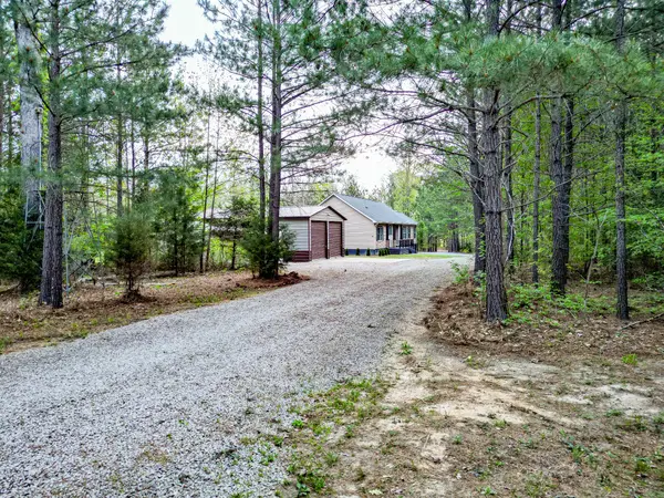 920 Mason Bates Bend Rd, Centerville, TN 37033