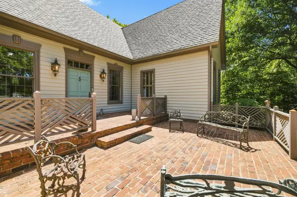 212 Kippsford Pond Rd, Columbia, TN 38401