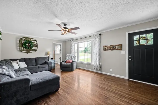 871 Center Point Rd, Dover, TN 37058