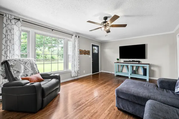 871 Center Point Rd, Dover, TN 37058