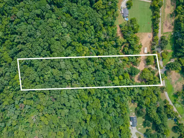5049 Miller Lake Rd, Culleoka, TN 38451