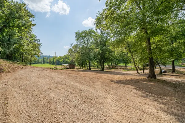 5049 Miller Lake Rd, Culleoka, TN 38451
