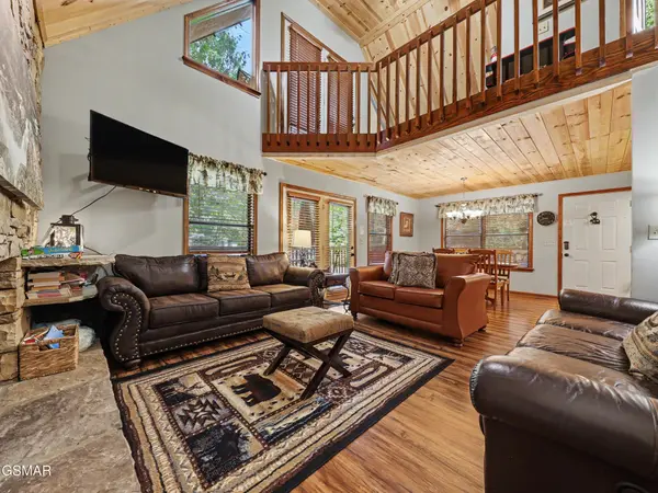318 Greenwood Way, Pigeon Forge, TN 37863