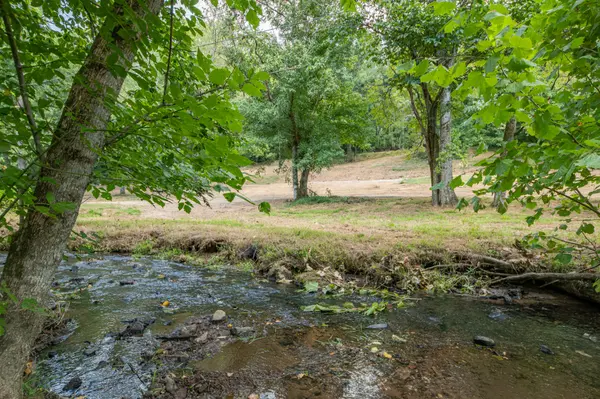 5049 Miller Lake Rd, Culleoka, TN 38451