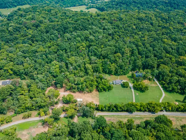 5049 Miller Lake Rd, Culleoka, TN 38451