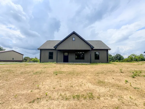 4649 Scottsville Rd, Lafayette, TN 37083