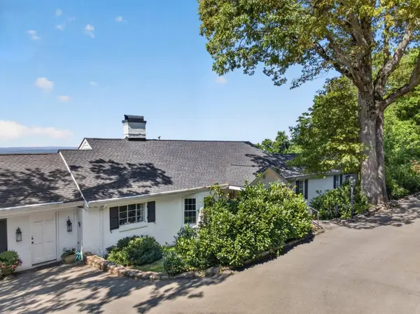 424 W Brow Road, Lookout Mountain, TN 37350