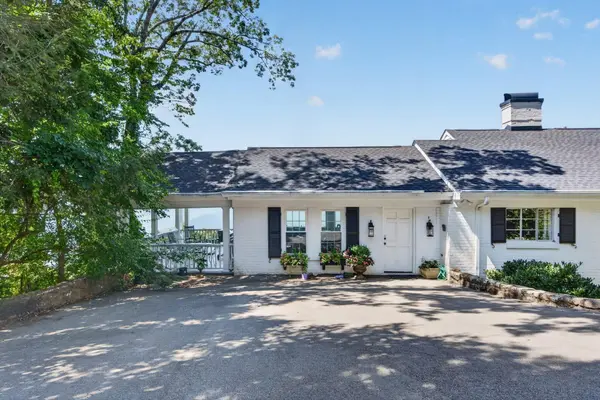 424 W Brow Road, Lookout Mountain, TN 37350