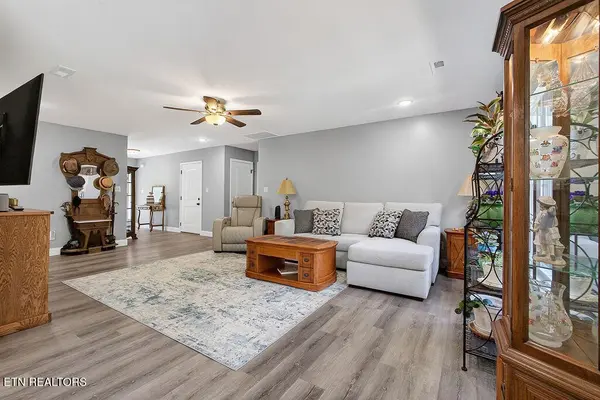4020 Fox Hills Drive, Louisville, TN 37777