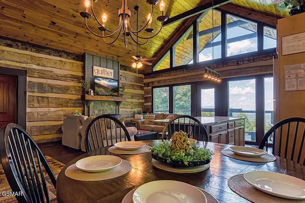 827 Kings Way, Gatlinburg, TN 37738