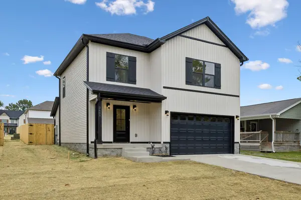 2609 Old Greenbrier Pike, Greenbrier, TN 37073