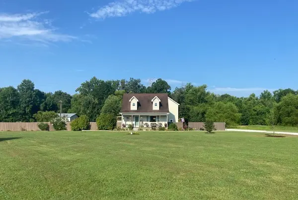 95 Floyd Ln, Decherd, TN 37324