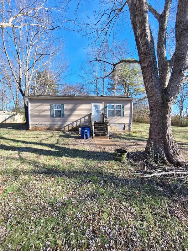 404 Lawrence Ave, Chapel Hill, TN 37034