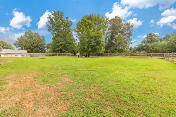 35 Vick Rd, Bradford, TN 38316