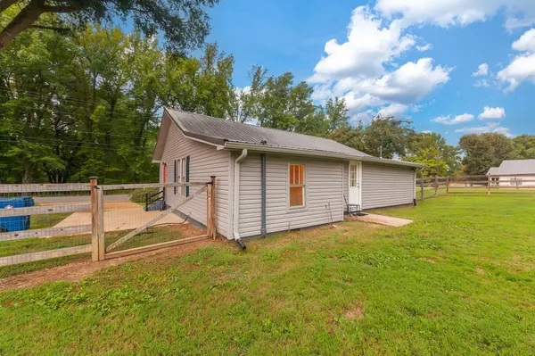 35 Vick Rd, Bradford, TN 38316