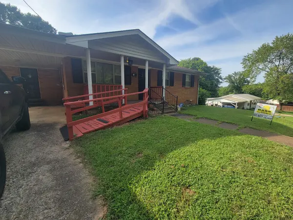 406 Cherry St, Paris, TN 38242