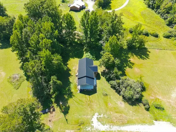 1051 Highway 48 South, Centerville, TN 37033