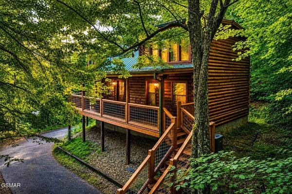 1908 Rhododendron Lane, Sevierville, TN 37876