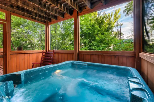 1908 Rhododendron Lane, Sevierville, TN 37876