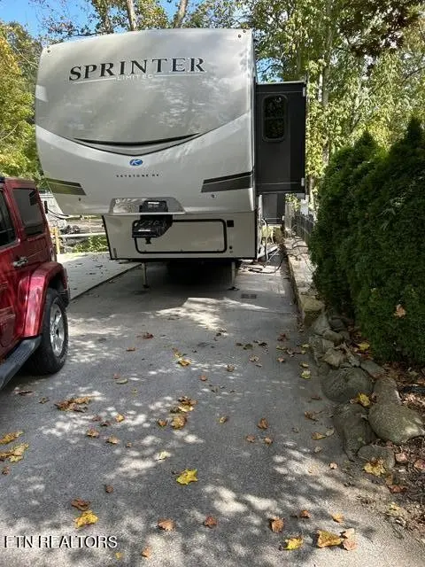 4224 E Parkway Pkwy, Gatlinburg, TN 37738
