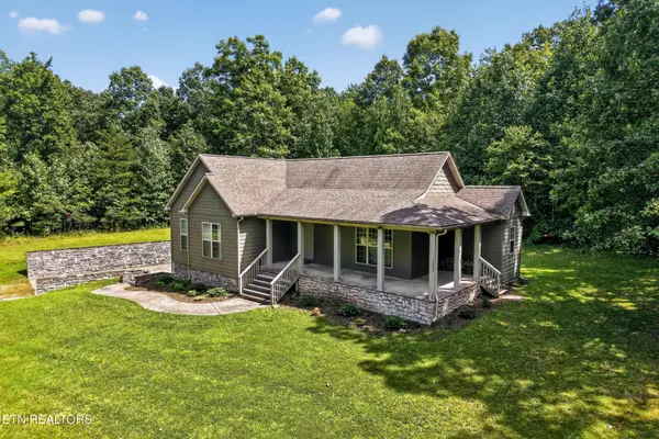 813 Mayland Rd, Crossville, TN 38571