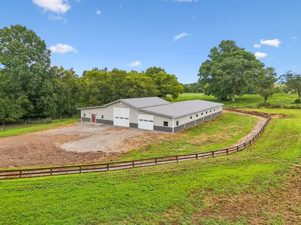950 Old Agnew Rd, Pulaski, TN 38478