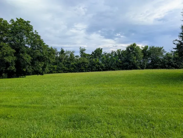 649 Blair Pond Rd, Winchester, TN 37398