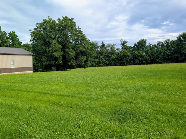 649 Blair Pond Rd, Winchester, TN 37398
