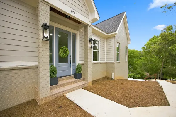 1721 Starboard Dr, Hixson, TN 37343