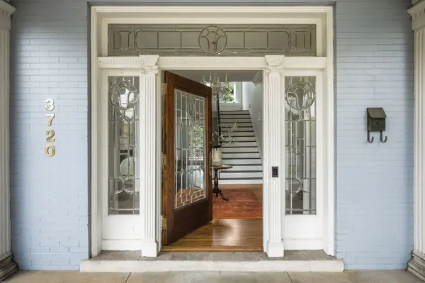 3720 West End Ave, Nashville, TN 37205
