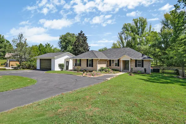 4028 Lone Wolf Cir, Crossville, TN 38572