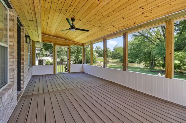 4028 Lone Wolf Cir, Crossville, TN 38572