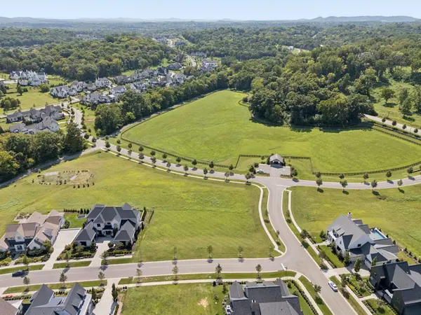 9000 Passiflora Ct, College Grove, TN 37046