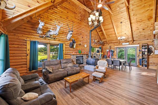 2950 McKenzie Rd, Parsons, TN 38363